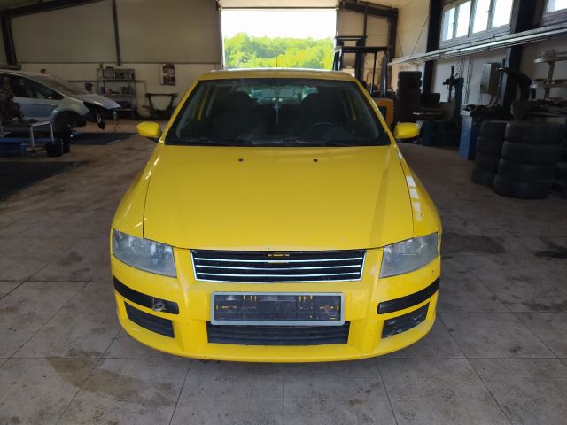 bontott FIAT STILO Porlasztó Sor / Híd