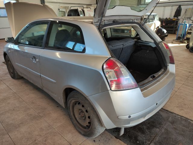 bontott FIAT STILO Tanksapka