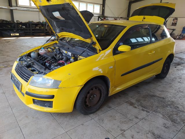 bontott FIAT STILO Üzemanyag Szivattyú