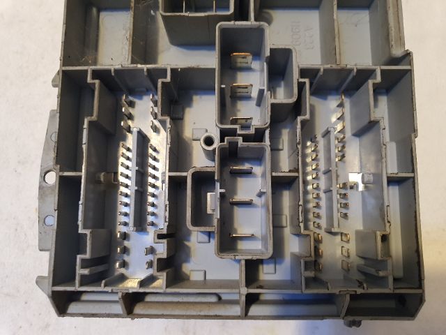 bontott FIAT STILO Biztosítéktábla Motortér