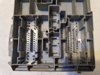 bontott FIAT STILO Biztosítéktábla Motortér