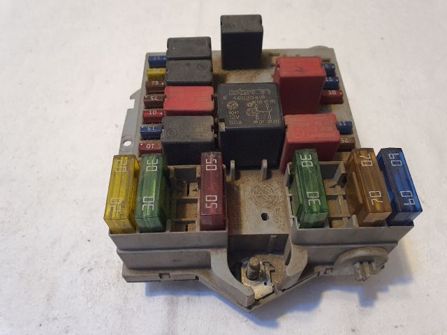 bontott FIAT STILO Biztosítéktábla Motortér