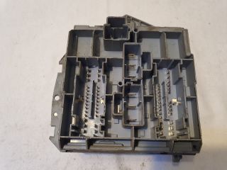 bontott FIAT STILO Biztosítéktábla Motortér