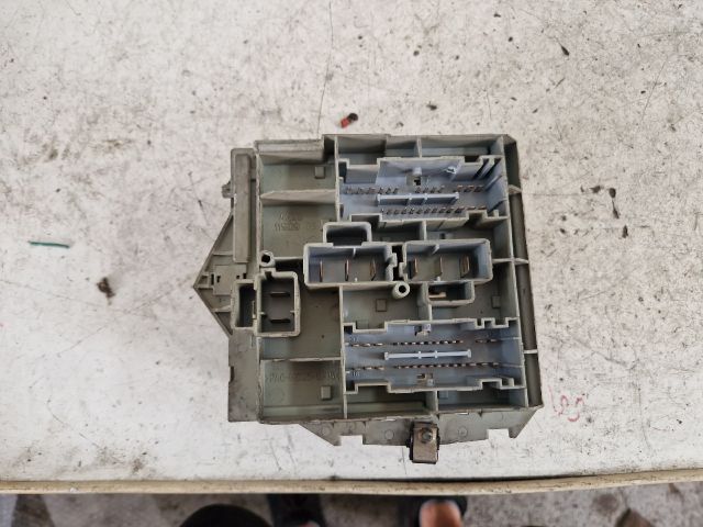 bontott FIAT STILO Biztosítéktábla Motortér