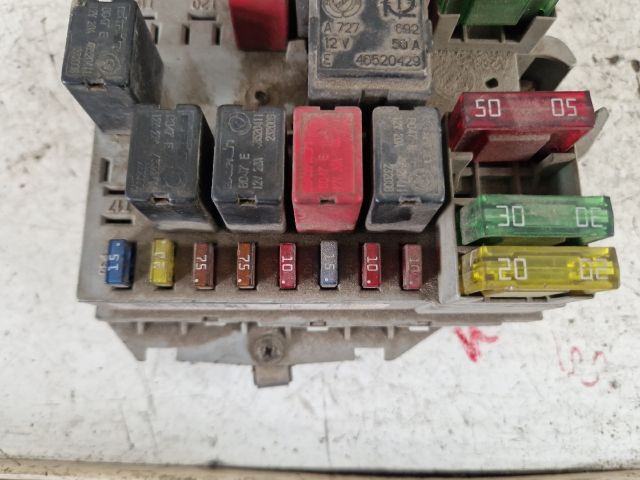 bontott FIAT STILO Biztosítéktábla Motortér