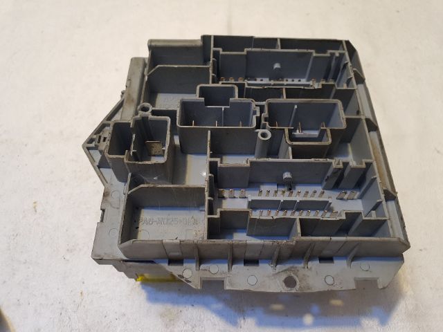 bontott FIAT STILO Biztosítéktábla Motortér