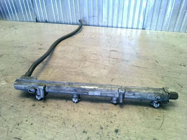 bontott FIAT STILO Porlasztó Sor / Híd