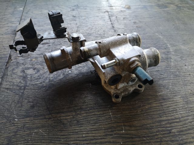 bontott FIAT STILO Termosztátház