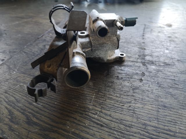 bontott FIAT STILO Termosztátház