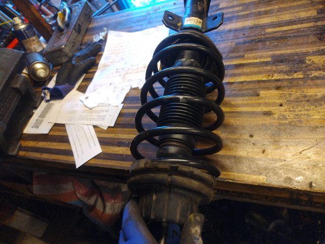 bontott FIAT STILO Jobb első Gólyaláb (Lengécsillapító, Rugó)