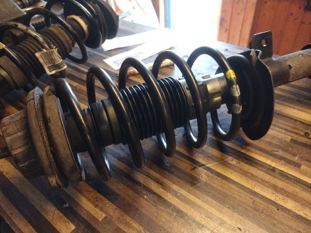 bontott FIAT STILO Jobb első Gólyaláb (Lengécsillapító, Rugó)