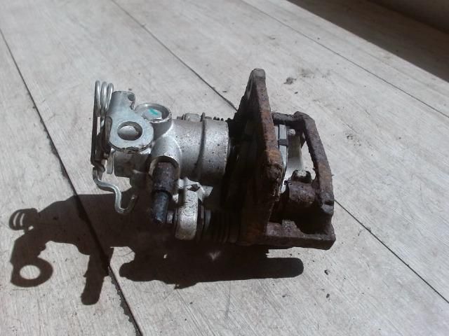 bontott FIAT STILO Jobb hátsó Féknyereg Munkahengerrel