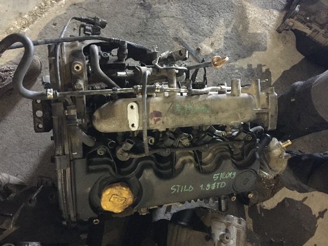 bontott FIAT STILO Motor (Fűzött blokk hengerfejjel)