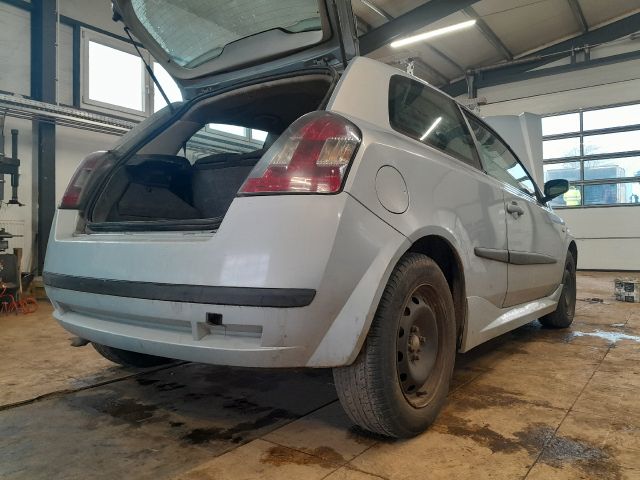 bontott FIAT STILO Bal első Gólyaláb (Lengécsillapító, Rugó)