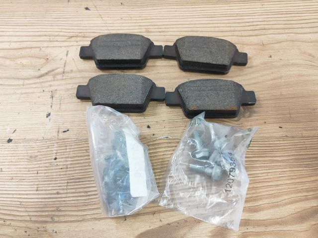 bontott FIAT STILO Hátsó Pár Fékbetét