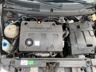 bontott FIAT STILO Motor (Fűzött blokk hengerfejjel)