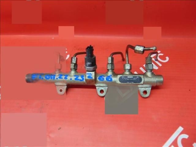 bontott FIAT STILO Porlasztó Sor / Híd