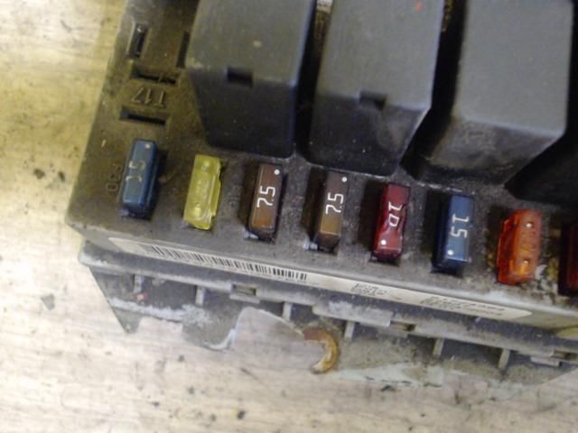 bontott FIAT STILO Biztosítéktábla Motortér