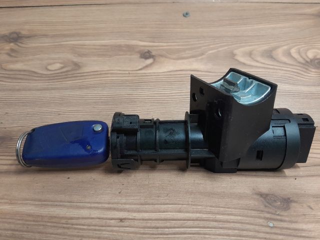 bontott FIAT STILO Gyújtáskapcsoló