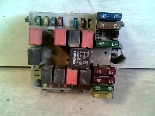 bontott FIAT STILO Biztosítéktábla Motortér