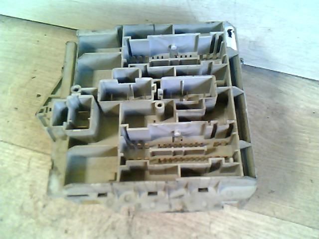 bontott FIAT STILO Biztosítéktábla Motortér