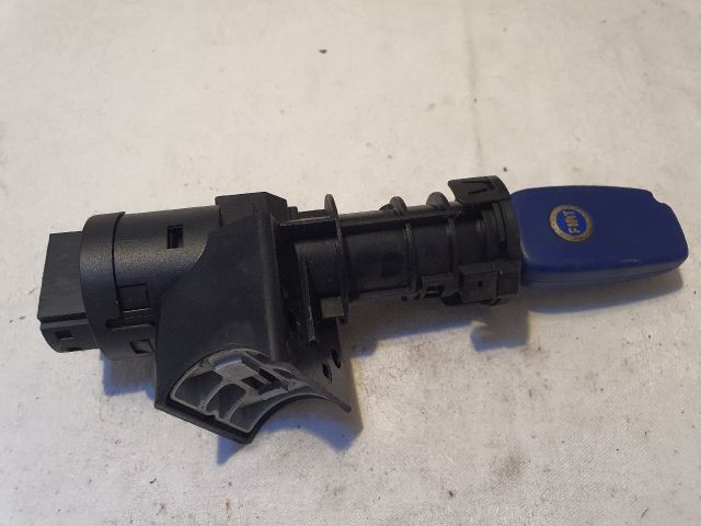 bontott FIAT STILO Gyújtáskapcsoló Házzal