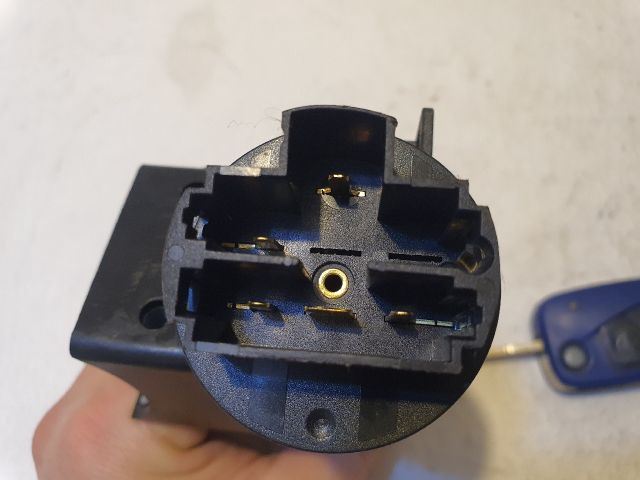 bontott FIAT STILO Gyújtáskapcsoló Házzal