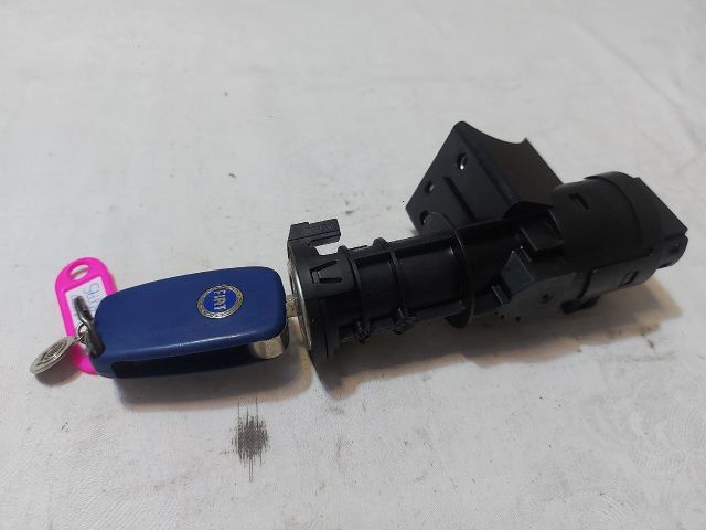 bontott FIAT STILO Gyújtáskapcsoló Házzal
