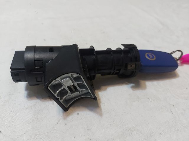bontott FIAT STILO Gyújtáskapcsoló Házzal