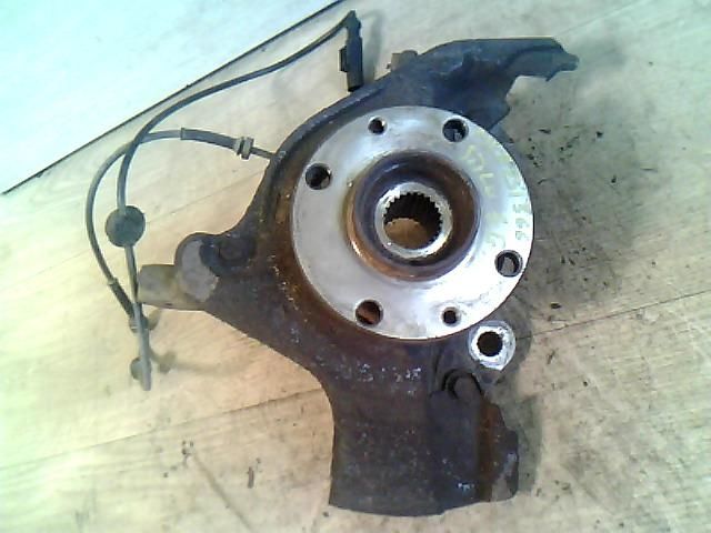 bontott FIAT STILO Jobb első Csonkállvány Kerékaggyal