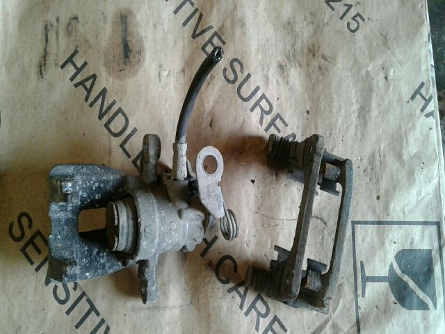 bontott FIAT STILO Jobb hátsó Féknyereg Munkahengerrel