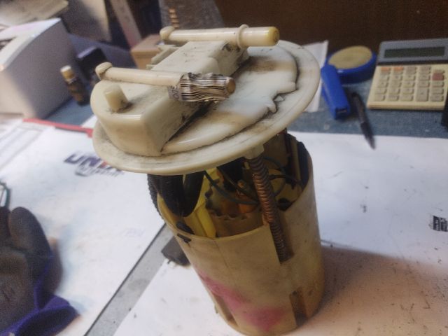 bontott FIAT STILO Üzemanyag Szivattyú