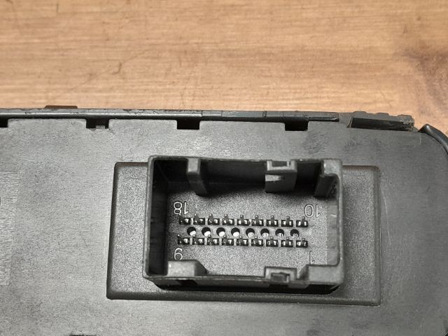 bontott FIAT STILO Ablakemelő és Tükör Kapcsoló