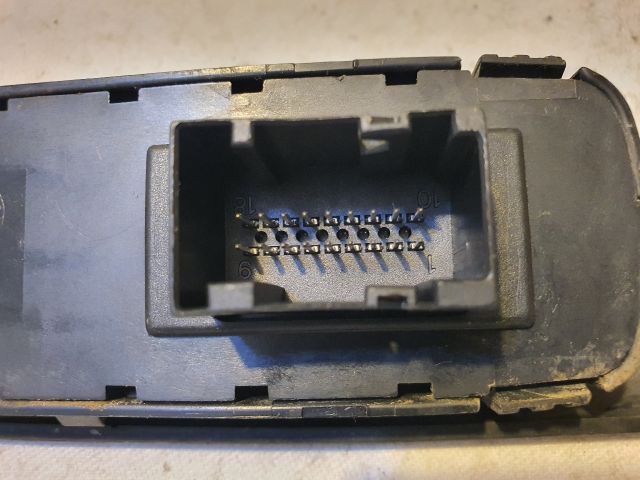 bontott FIAT STILO Ablakemelő és Tükör Kapcsoló