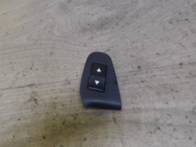 bontott FIAT STILO Ablakemelő Kapcsoló (Pozíciófüggetlen)