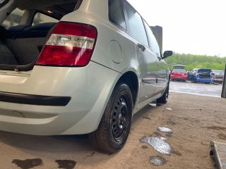 bontott FIAT STILO Bal B Oszlop Burkolat