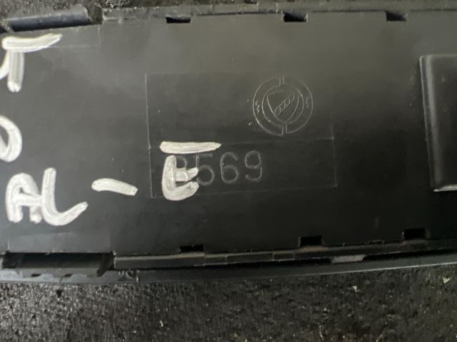 bontott FIAT STILO Bal első Ablakemelő Kapcsoló