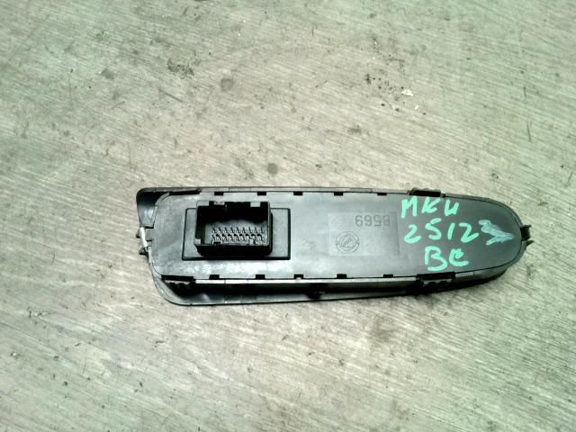 bontott FIAT STILO Bal első Ablakemelő Kapcsoló