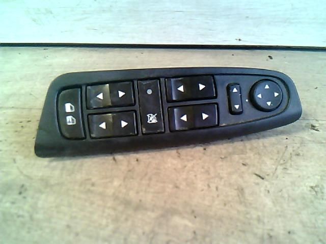 bontott FIAT STILO Bal első Ablakemelő Kapcsoló