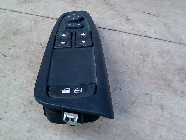 bontott FIAT STILO Bal első Ablakemelő Kapcsoló