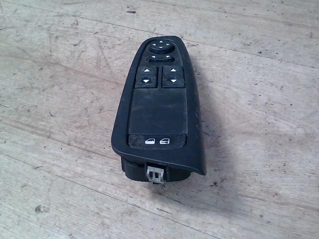 bontott FIAT STILO Bal első Ablakemelő Kapcsoló