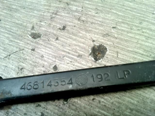 bontott FIAT STILO Bal első Ablaktörlő Kar