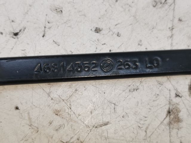 bontott FIAT STILO Bal első Ablaktörlő Kar