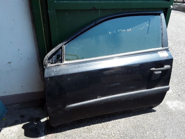 bontott FIAT STILO Bal első Ajtó (Részeivel)