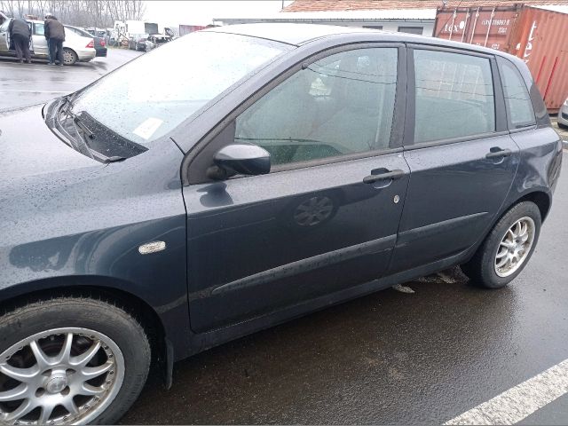 bontott FIAT STILO Bal első Ajtó (Részeivel)