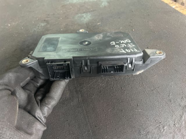 bontott FIAT STILO Bal első Ajtó Vezérlőegység