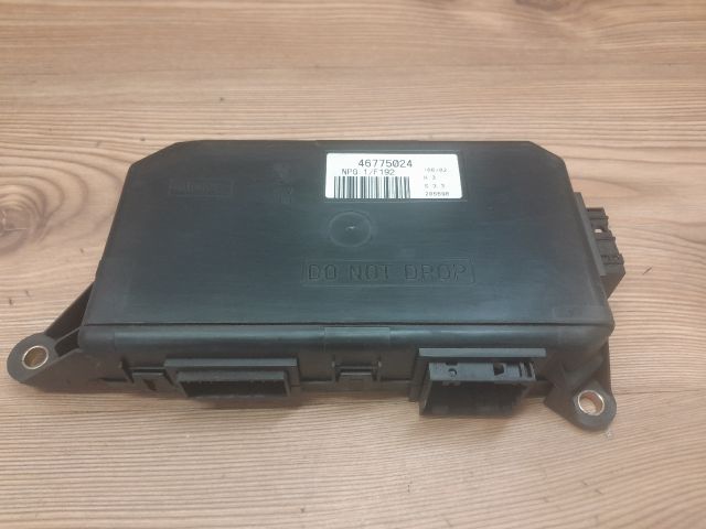 bontott FIAT STILO Bal első Ajtó Vezérlőegység