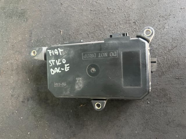 bontott FIAT STILO Bal első Ajtó Vezérlőegység