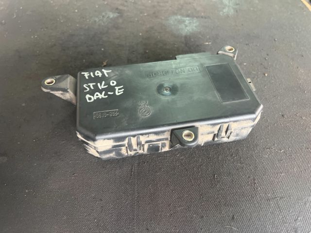 bontott FIAT STILO Bal első Ajtó Vezérlőegység