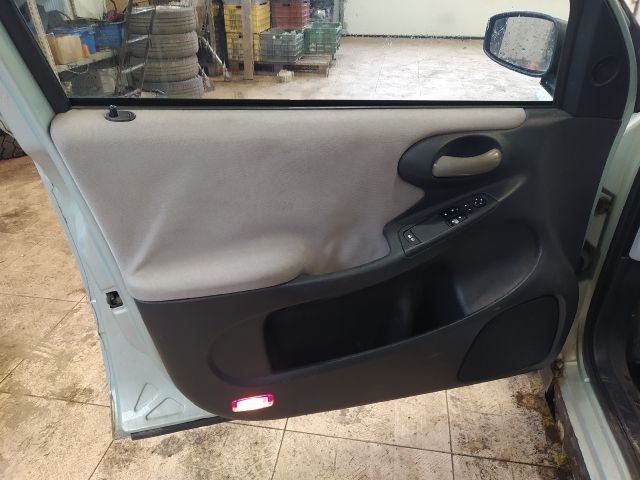 bontott FIAT STILO Bal első Ajtóhatároló